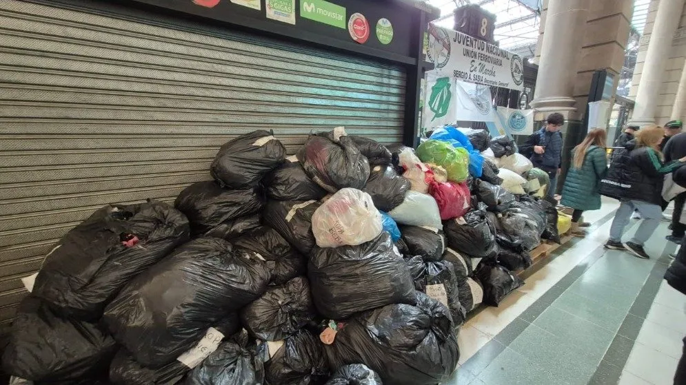Con apoyo de Unión Ferroviaria, el Tren Solidario llegó a Campana y parte rumbo a Zárate